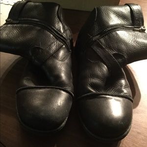 Ugg kids Boots size 6